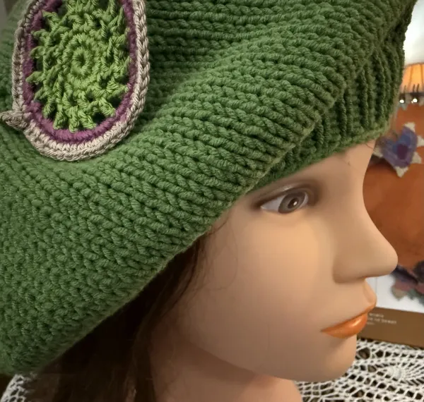 🌿 Emerald Bloom Beret with Oya Crochet Accent